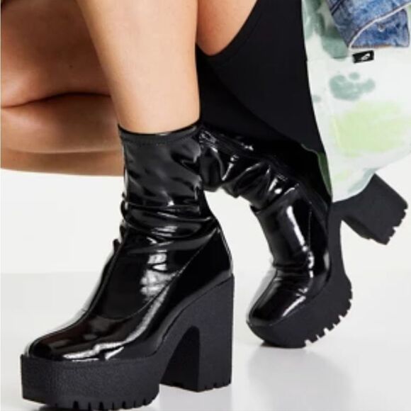 BRAND NEW LAMODA WOMEN'S OUTLAST PATENT BLOCK HEEL ANKLE BOOTS - Picture 12 of 12